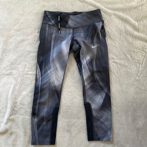 Nike capri leggings